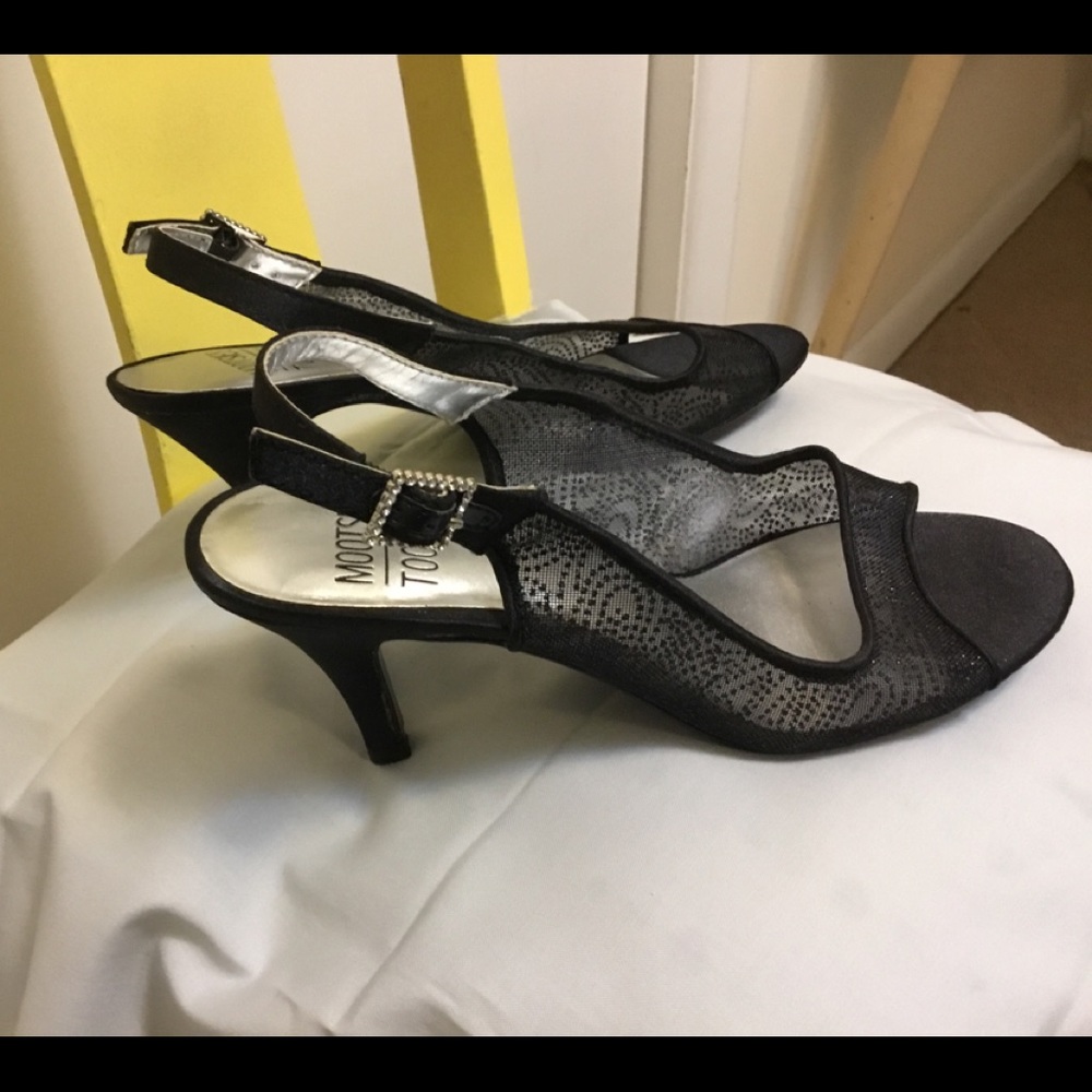 Black heels open toe